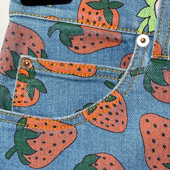 Gucci Strawberry Denim Jean Women's size 42 Skirt - Picture 8 of 16